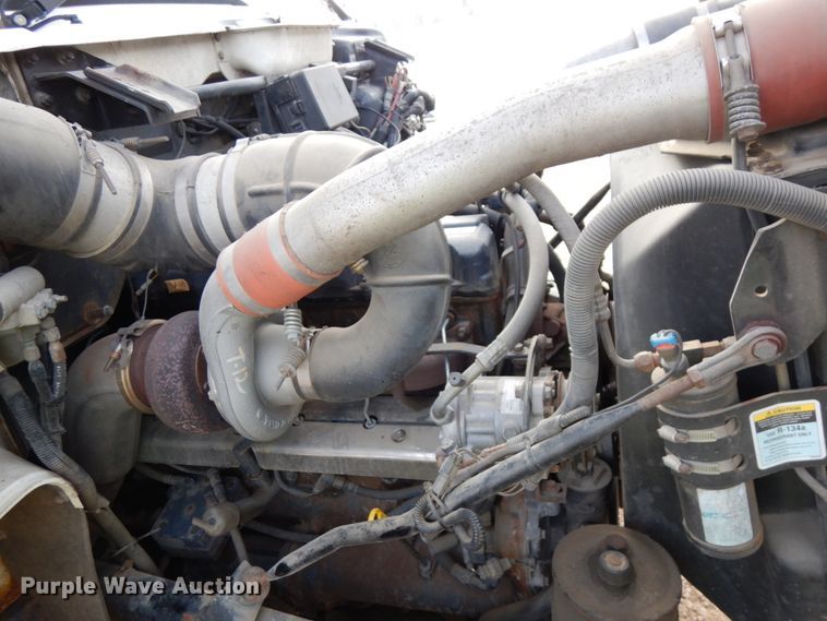 image for item HX9603 2001 Mack DM690S  crane truck