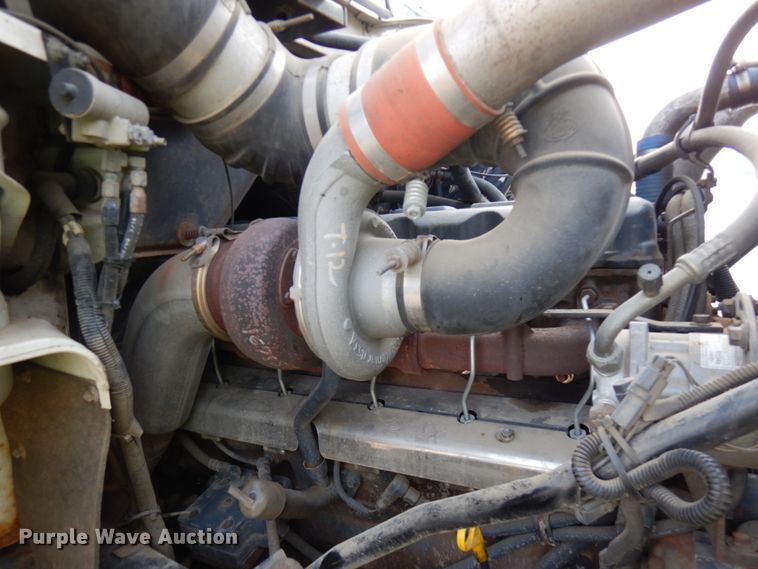 image for item HX9603 2001 Mack DM690S  crane truck