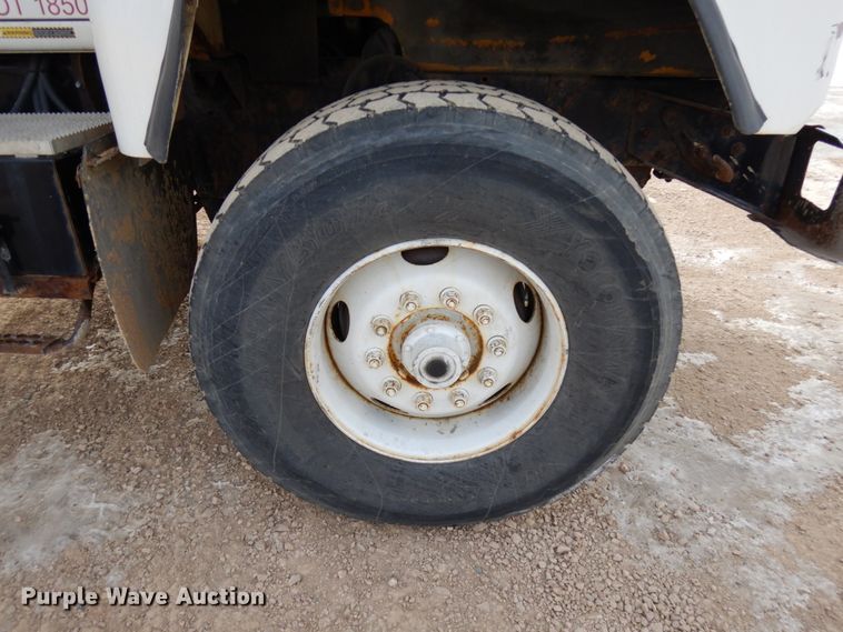 image for item HX9603 2001 Mack DM690S  crane truck