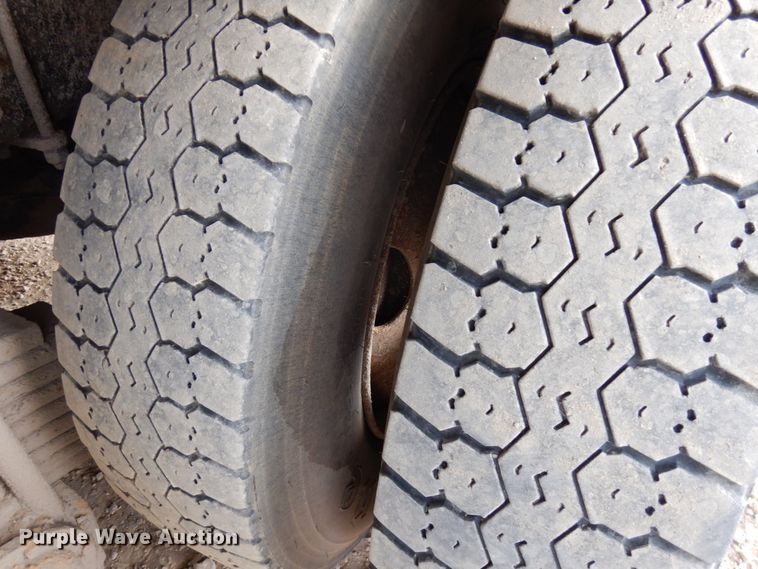 image for item HX9603 2001 Mack DM690S  crane truck