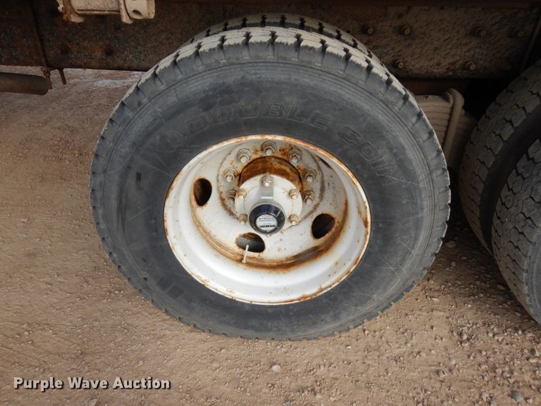 image for item HX9603 2001 Mack DM690S  crane truck