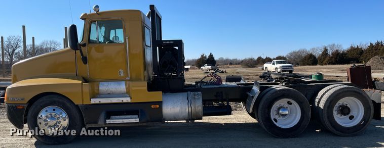 image for item HX9777 1994 Kenworth T600  semi truck
