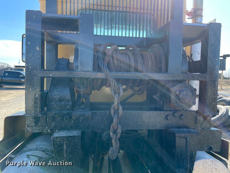 image for item HX9777 1994 Kenworth T600  semi truck