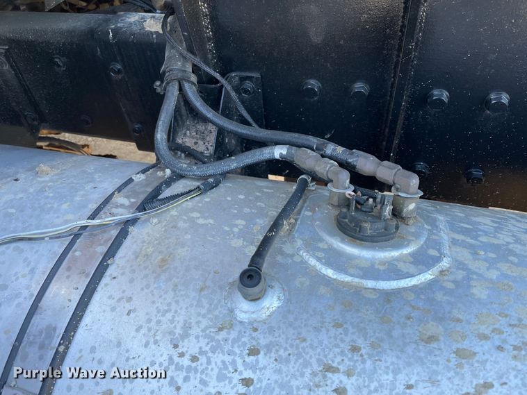 image for item HX9777 1994 Kenworth T600  semi truck