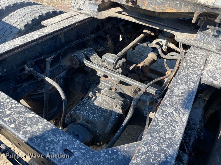 image for item HX9777 1994 Kenworth T600  semi truck