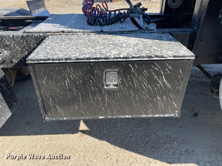 image for item HX9777 1994 Kenworth T600  semi truck