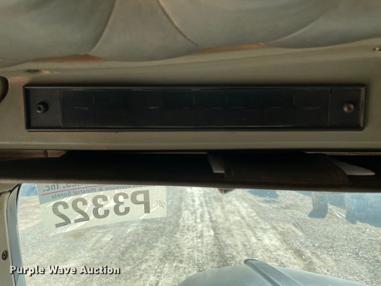 image for item HX9777 1994 Kenworth T600  semi truck