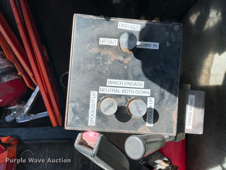 image for item HX9777 1994 Kenworth T600  semi truck