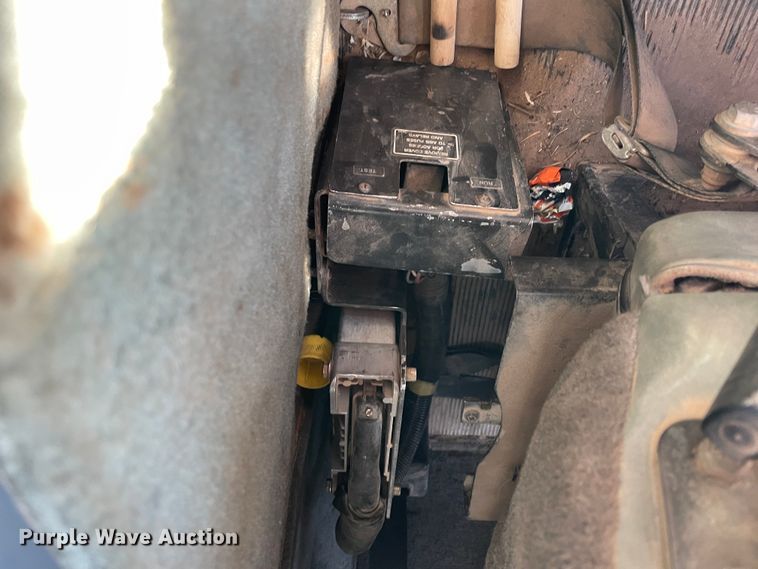 image for item HX9777 1994 Kenworth T600  semi truck