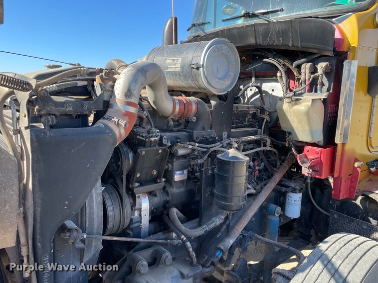 image for item HX9777 1994 Kenworth T600  semi truck