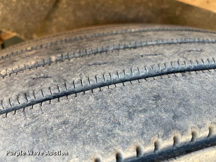 image for item HX9777 1994 Kenworth T600  semi truck