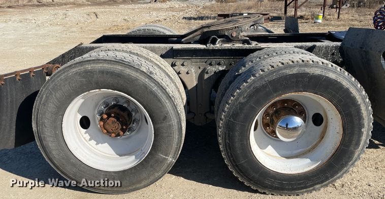 image for item HX9777 1994 Kenworth T600  semi truck