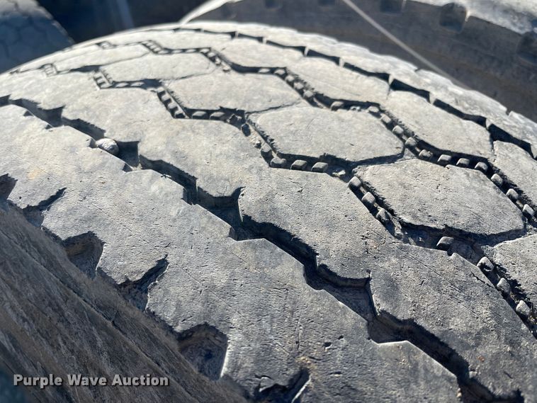 image for item HX9777 1994 Kenworth T600  semi truck