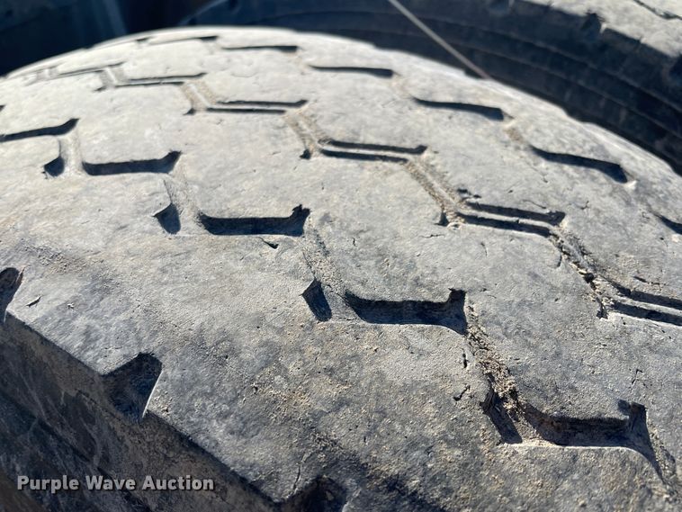 image for item HX9777 1994 Kenworth T600  semi truck