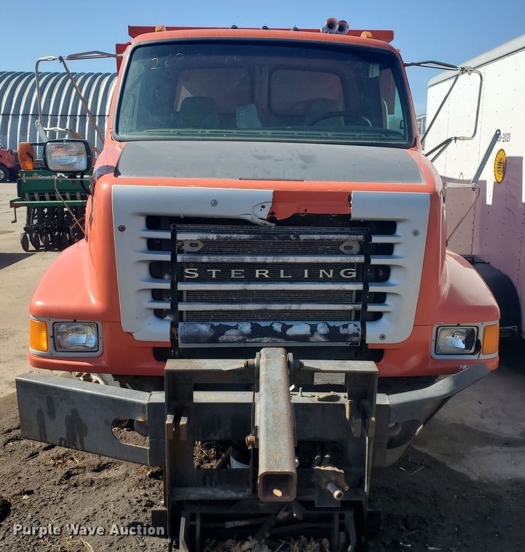 image for item DE4533 2005 Sterling LT7500  dump truck