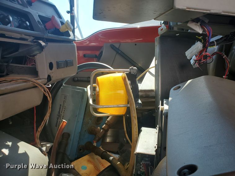 image for item DE4533 2005 Sterling LT7500  dump truck