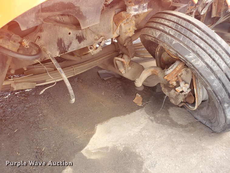 image for item DE4533 2005 Sterling LT7500  dump truck