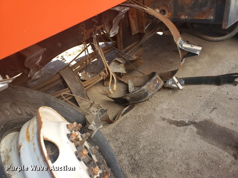 image for item DE4533 2005 Sterling LT7500  dump truck