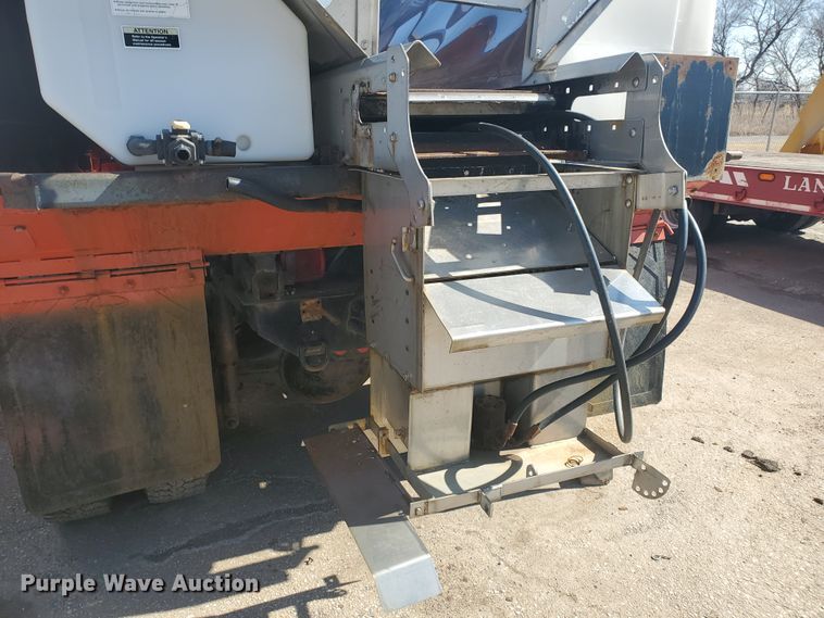 image for item DE4533 2005 Sterling LT7500  dump truck