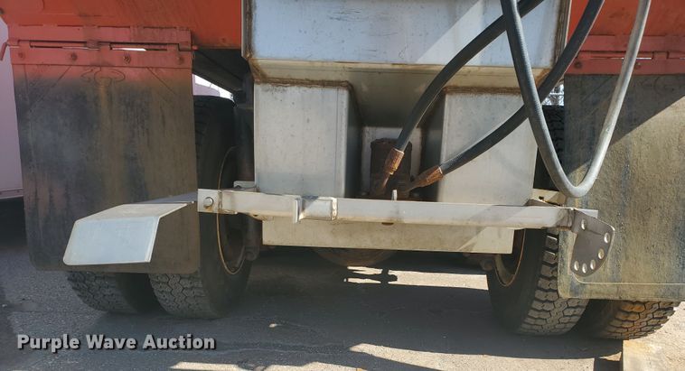 image for item DE4533 2005 Sterling LT7500  dump truck