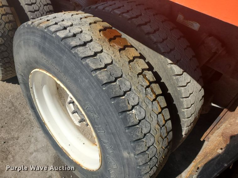 image for item DE4533 2005 Sterling LT7500  dump truck