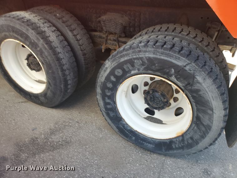 image for item DE4533 2005 Sterling LT7500  dump truck