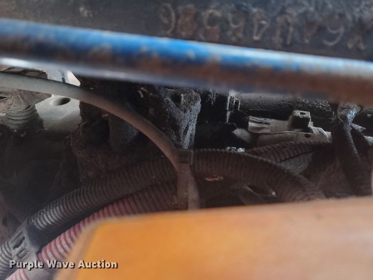 image for item DE4533 2005 Sterling LT7500  dump truck