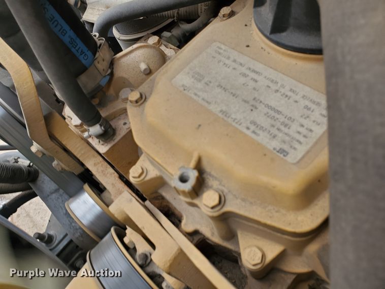 image for item DF4656 2000 Sterling L7501  oil distributor truck