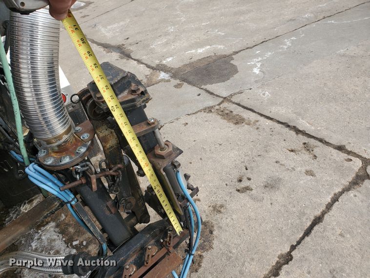 image for item DF4656 2000 Sterling L7501  oil distributor truck