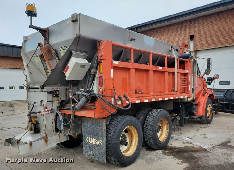 image for item DF4657 2001 Sterling LT7501  dump truck