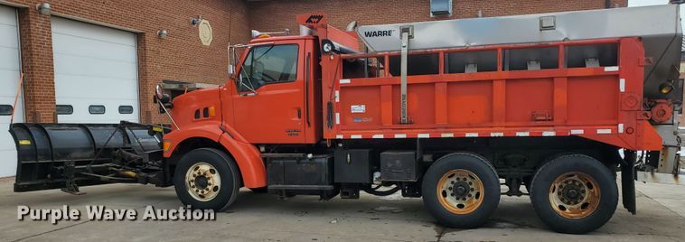 image for item DF4657 2001 Sterling LT7501  dump truck