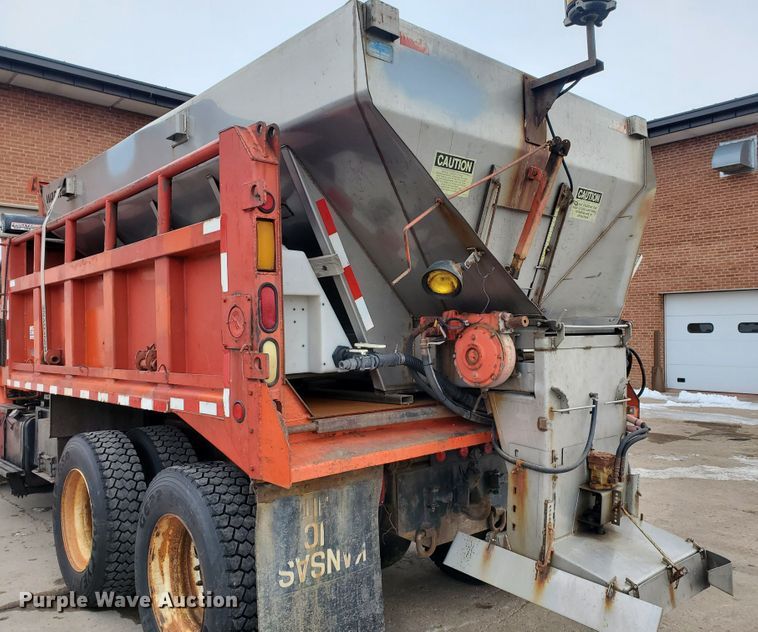 image for item DF4657 2001 Sterling LT7501  dump truck