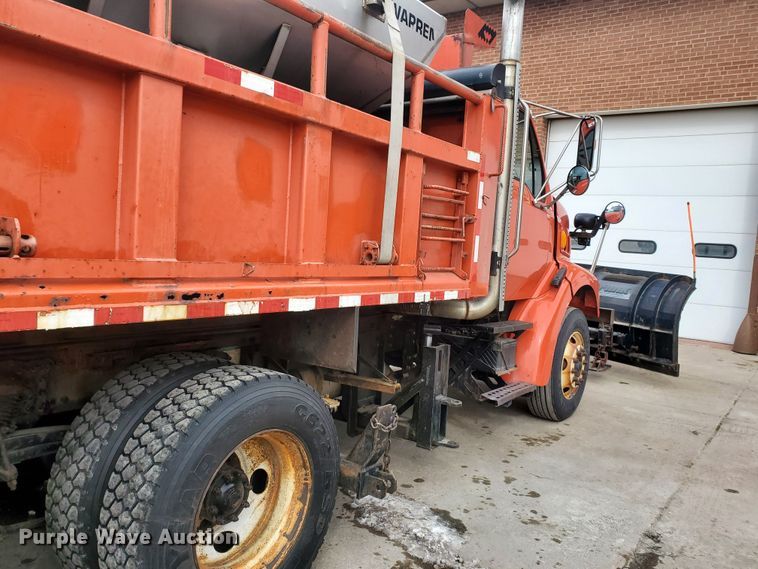 image for item DF4657 2001 Sterling LT7501  dump truck