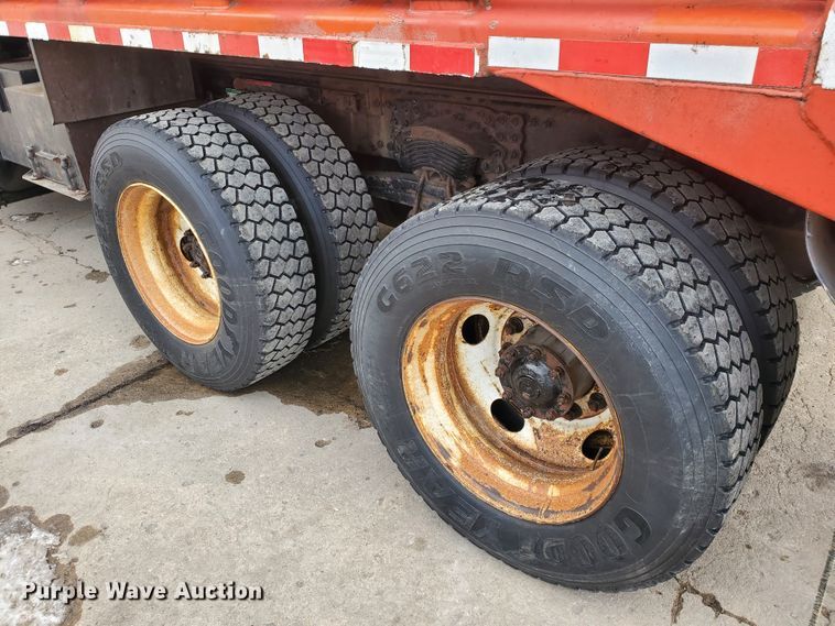 image for item DF4657 2001 Sterling LT7501  dump truck