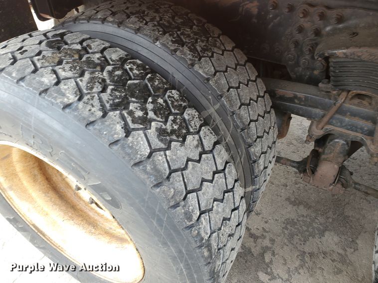 image for item DF4657 2001 Sterling LT7501  dump truck