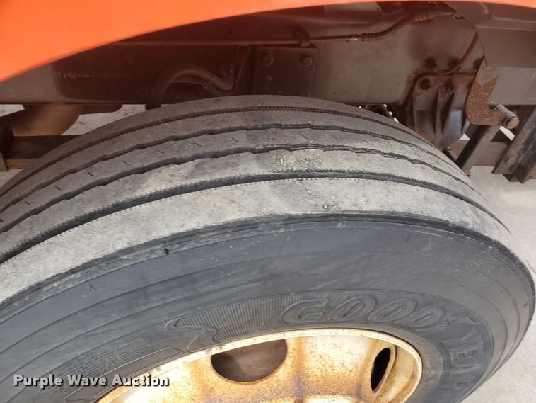 image for item DF4657 2001 Sterling LT7501  dump truck