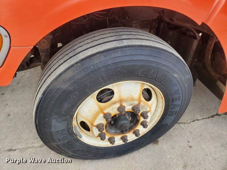 image for item DF4657 2001 Sterling LT7501  dump truck