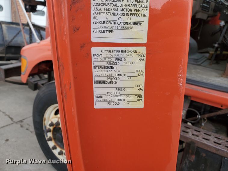 image for item DF4657 2001 Sterling LT7501  dump truck