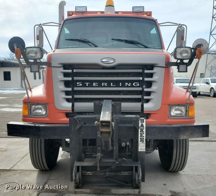 image for item DF4658 2001 Sterling LT7501  dump truck