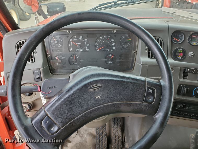 image for item DF4658 2001 Sterling LT7501  dump truck