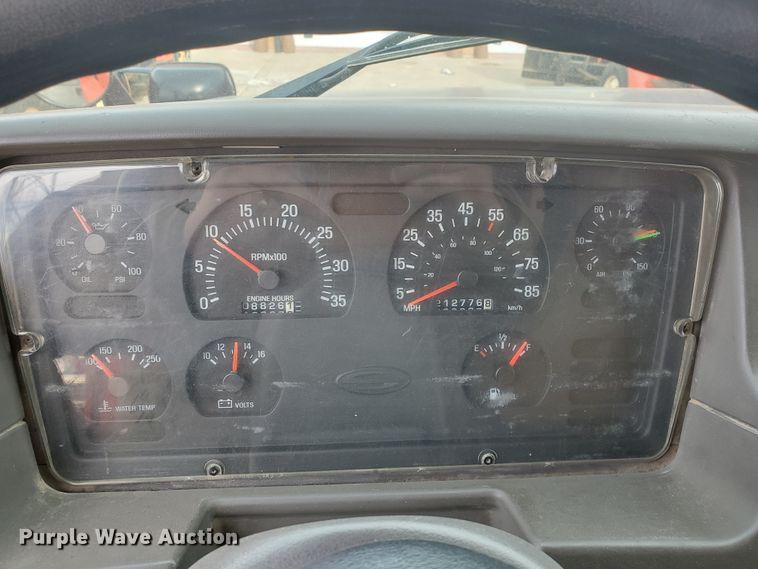 image for item DF4658 2001 Sterling LT7501  dump truck