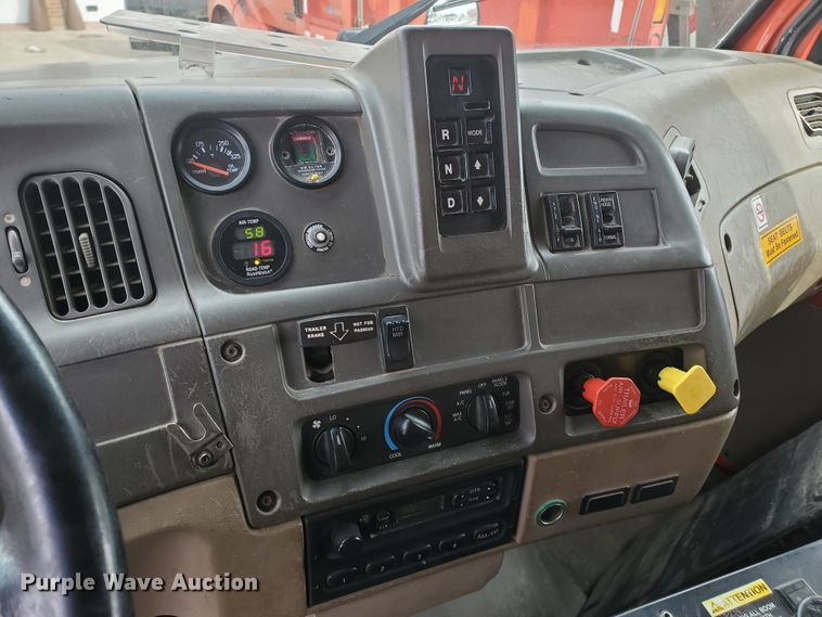 image for item DF4658 2001 Sterling LT7501  dump truck