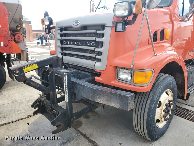 image for item DF4658 2001 Sterling LT7501  dump truck