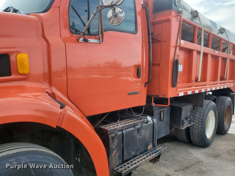 image for item DF4658 2001 Sterling LT7501  dump truck