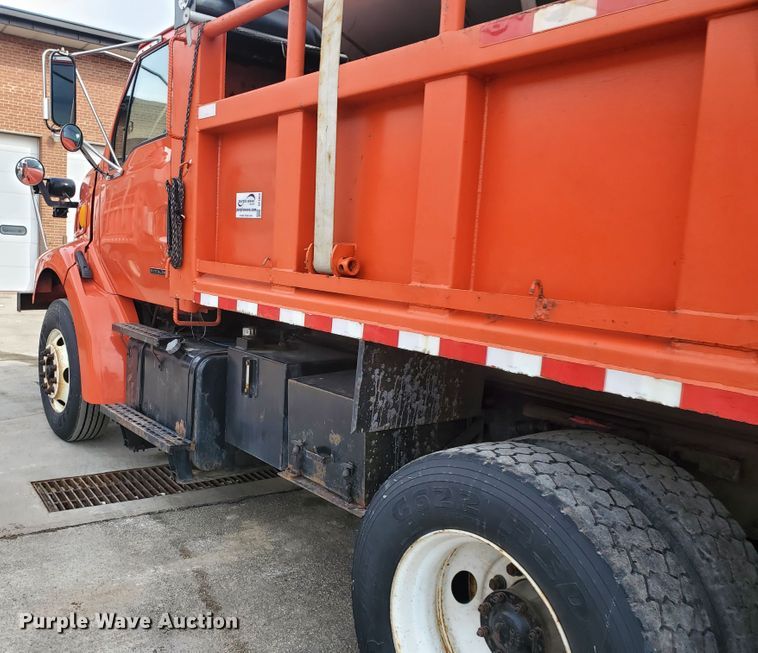 image for item DF4658 2001 Sterling LT7501  dump truck