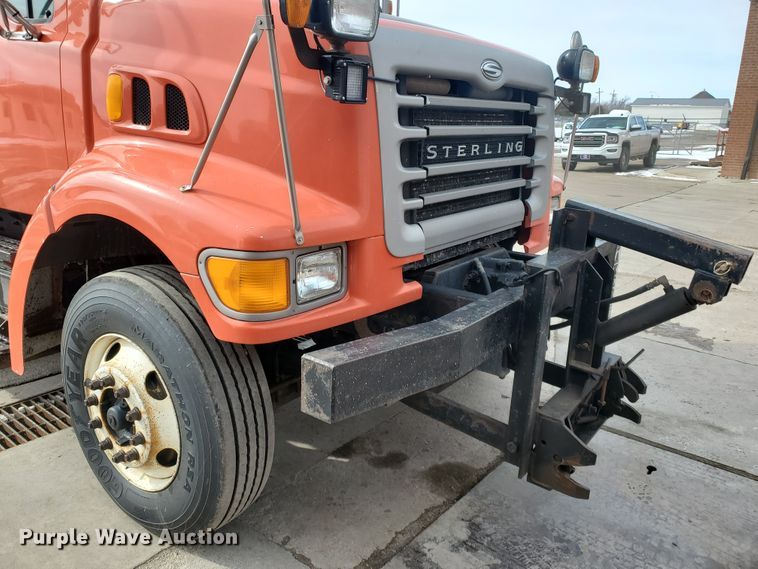 image for item DF4658 2001 Sterling LT7501  dump truck