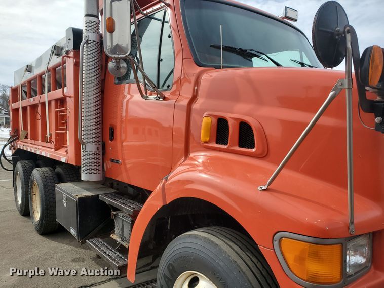 image for item DF4658 2001 Sterling LT7501  dump truck