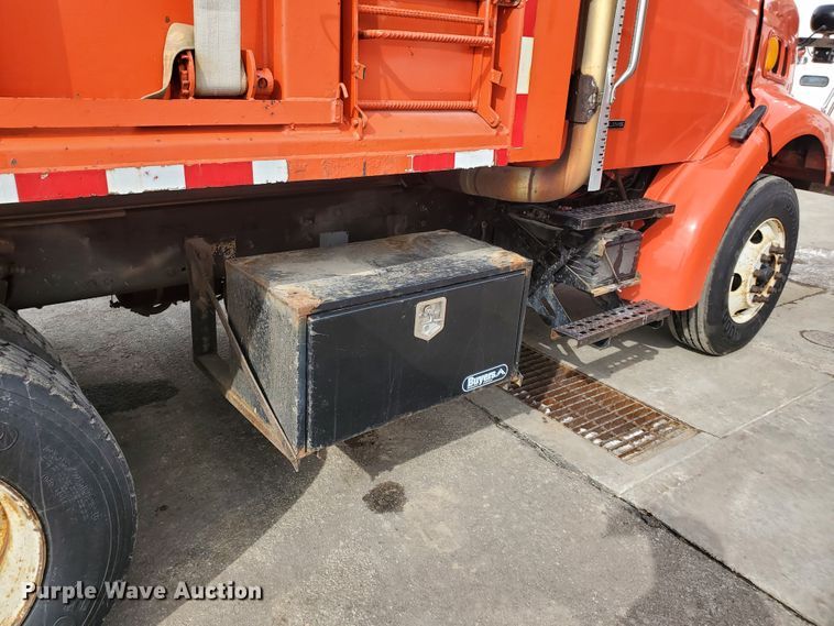 image for item DF4658 2001 Sterling LT7501  dump truck