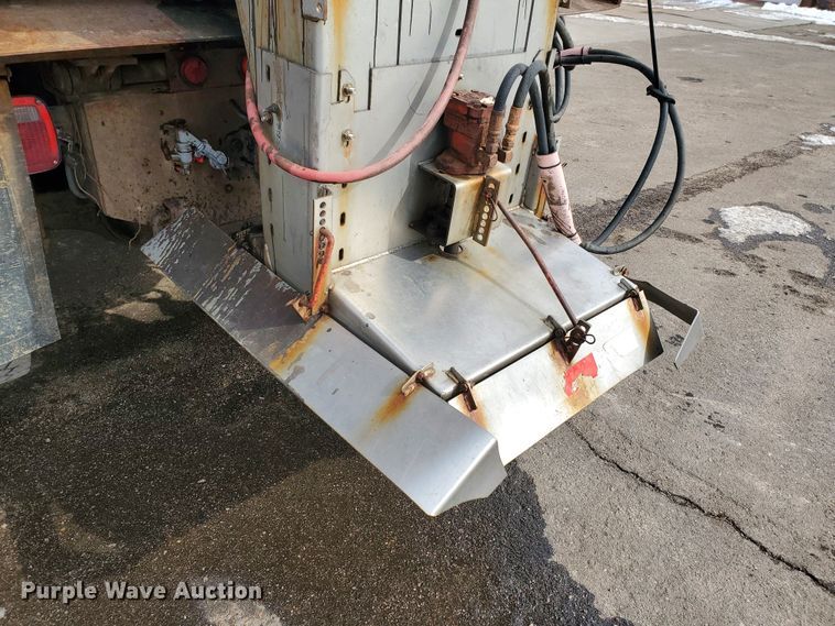 image for item DF4658 2001 Sterling LT7501  dump truck