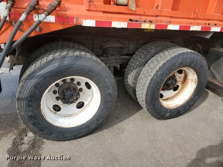 image for item DF4658 2001 Sterling LT7501  dump truck